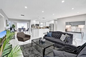 TV, fireplace, ping pong -  4BR Modern HTD Pool Jacuzzi 1.5 Miles to the Beach (Deerfield Beach)