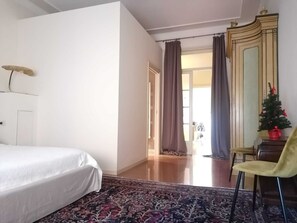 Blackout drapes, iron/ironing board, free WiFi