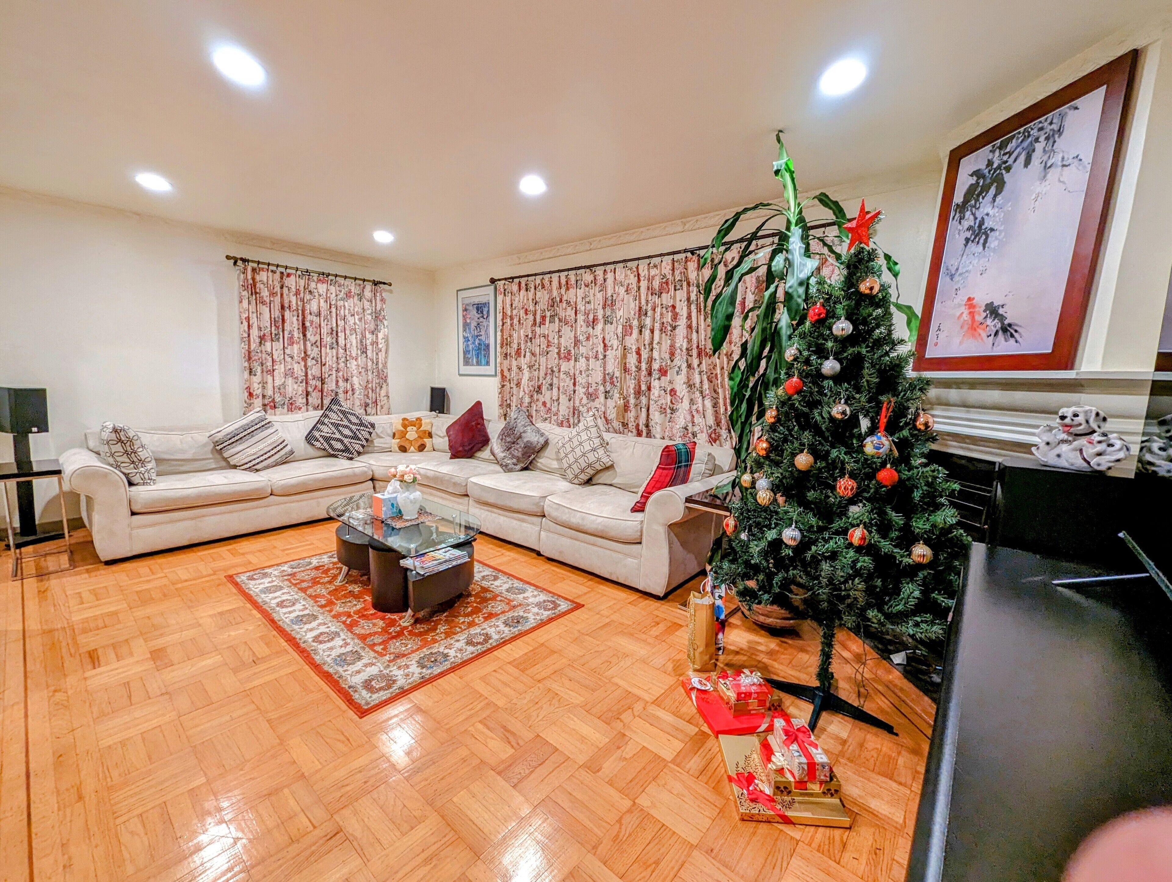 智能電視、壁爐、音響