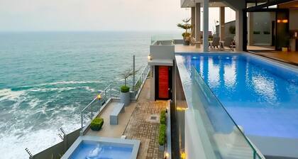 ALMA DE MAR The most luxurious beach house in El Salvador.