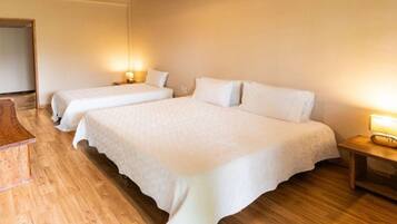 Quarto casal | Roupas de cama antialérgicas, Wi-Fi de cortesia, roupa de cama