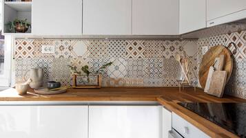 Apartment (One Bedroom Apartment with City View) | Private kitchen | Fridge