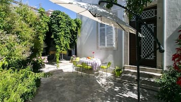 Apartment (Two Bedroom Apt,terrace,garden view) | Garden