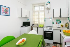 Apartment (Two Bedroom Apt,terrace,garden view) | Dining room - Apartment Blue & Green (Dubrovnik)