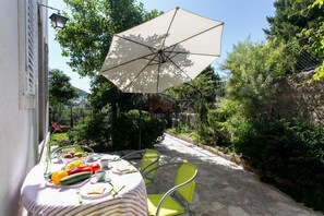 Apartment (Two Bedroom Apt,terrace,garden view) | Terrace/patio - Apartment Blue & Green (Dubrovnik)