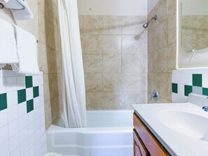 Bathroom - Manor Motel By OYO Near Oak Brook/Chicago Westchester (Hillside)