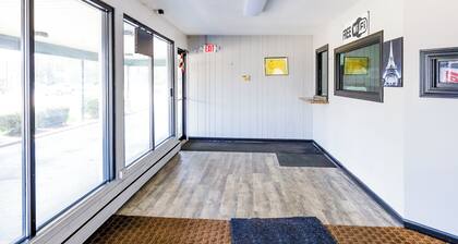 Manor Motel By OYO Near Oak Brook/Chicago Westchester