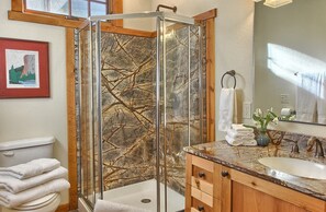 Shower, jetted tub, hair dryer, towels