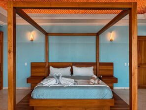 7 bedrooms, WiFi, bed sheets