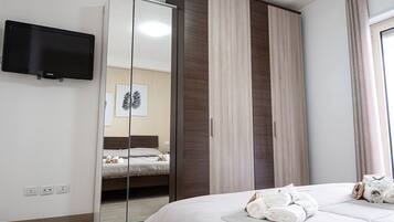 1 bedroom, iron/ironing board, free WiFi, bed sheets