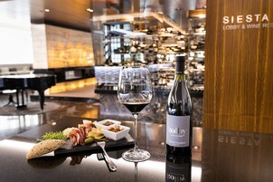 Serves breakfast and brunch