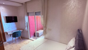 In-room safe, iron/ironing board, travel crib, WiFi