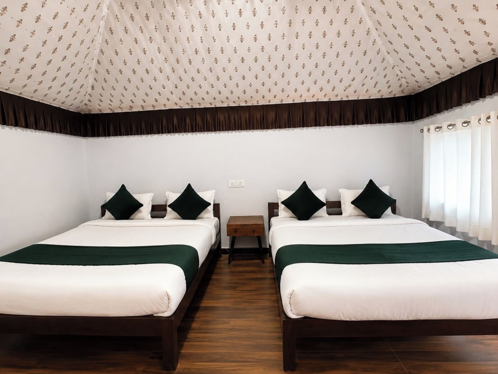 Maharaja Cottage | Premium bedding, desk, WiFi (free), bed sheets
