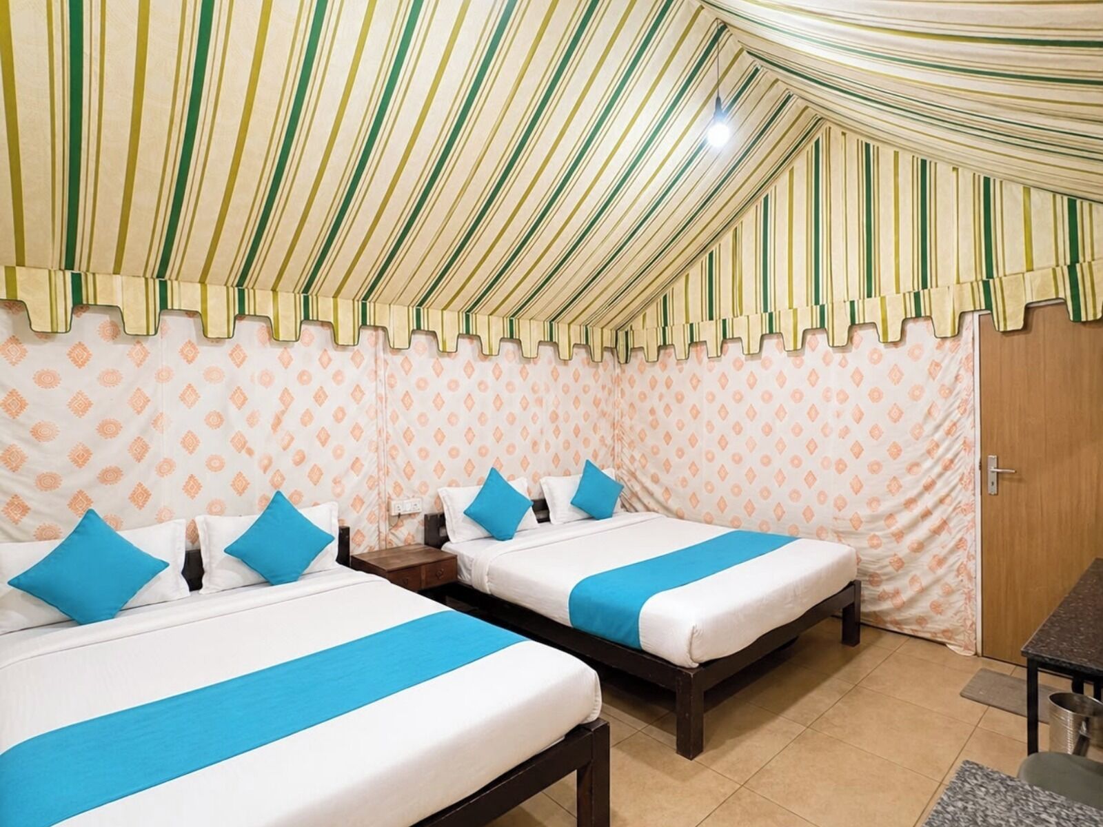 AC Swiss Tent | Premium bedding, desk, free WiFi, bed sheets