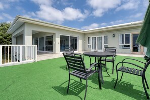 House (4 Bedrooms) | Interior - Gemmell Place by HostAgents (Durban North)