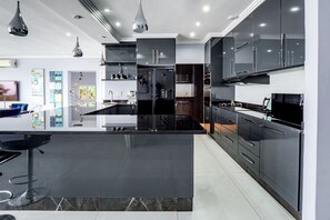 Rumah (4 Bedrooms) | Interior