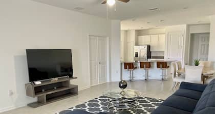 Grand Family Deluxe 4BD House near Disney Parks