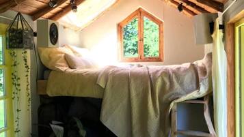 1 chambre, bureau, draps fournis