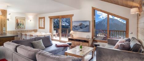 TV connectée, lecteur de DVD, baby-foot