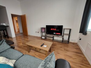 Smart TV - Pass the Keys | Spacious Apartment Minutes to Birmingham Centre (Birmingham)