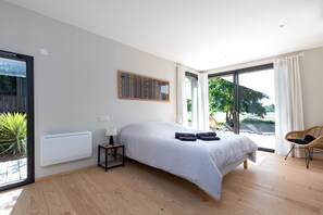 3 bedrooms, iron/ironing board, travel crib, free WiFi - Bioclimatic house with a stunning scenic view (Messanges)