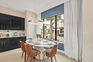 Villa Domani 5 bd Home with Pool (2018) | Dining room - Villa Domani Resort (Davenport)