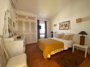 3 bedrooms, iron/ironing board, Internet, bed sheets