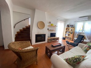 TV - Aldeia do Golf Villa - O7 (Quarteira)