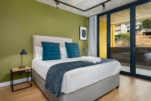 3 bedrooms, iron/ironing board, Internet, bed sheets - Modern 3-Bedroom in the Heart of Bo-Kaap - Netflix (Cape Town)