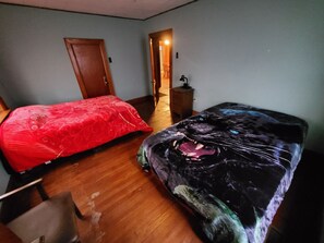 2 chambres, fer et planche Ă repasser, Wi-Fi gratuit, draps fournis