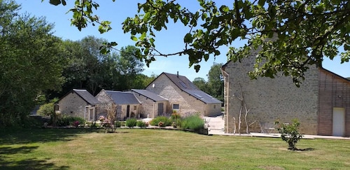 La ferme d'Omaha, in the heart of an orchard and 2km from Omaha beach