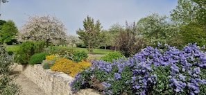 Property grounds - La ferme d'Omaha, in the heart of an orchard and 2km from Omaha beach (Colleville sur mer)