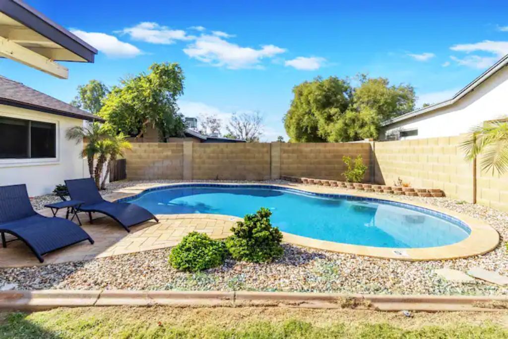 Explore Vibrant City of Phoenix Oasis Living Space