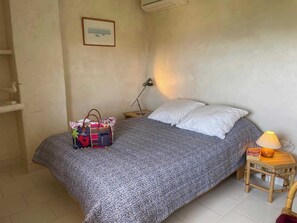 2 slaapkamers, een strijkplank/strijkijzer, gratis wifi, beddengoed