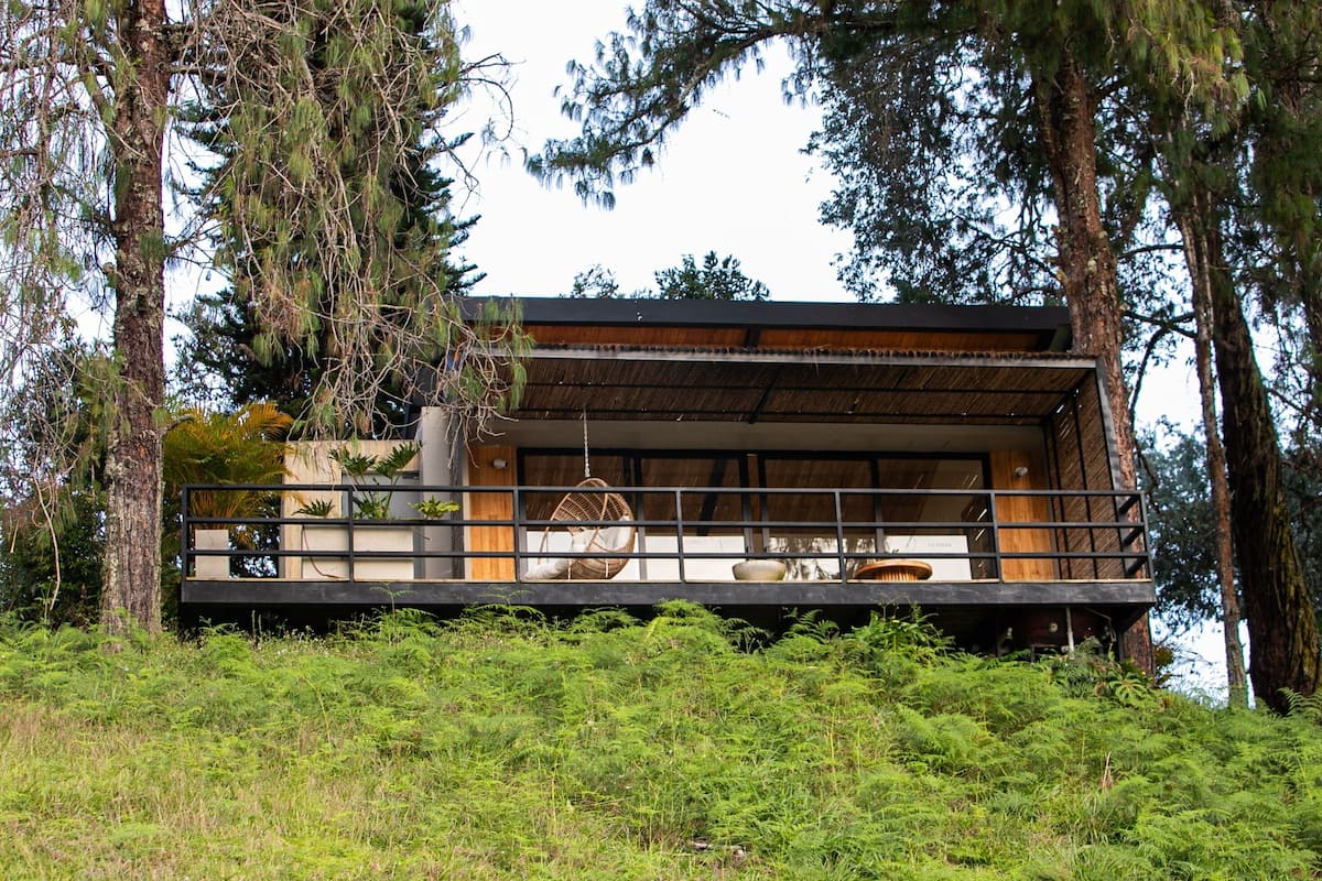 Superior Cabin, 1 Bedroom, Jetted Tub, Lake View | Premium bedding, pillowtop beds, minibar, blackout drapes