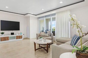 TV - Beachfront 2br 2ba Villa in Rio Mar (Río Grande)