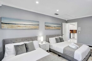 6 dormitorios, tabla de planchar con plancha, wifi y ropa de cama