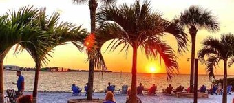 Walkable Downtown Punta Gorda Coastal Retreat