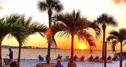 Walkable Downtown Punta Gorda Coastal Retreat