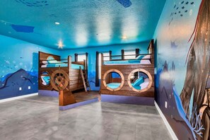 7 bedrooms, iron/ironing board, free WiFi, bed sheets