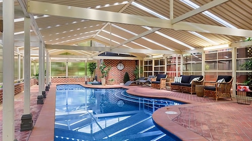 The Castle Lilli Pilli Beach