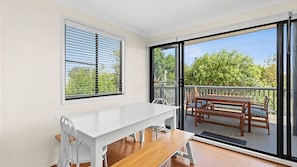 Dining - Mindil Arch - walk to the beach (TOMAKIN)