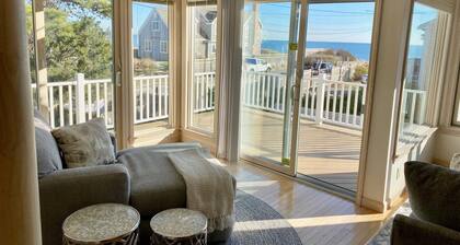 đ BEACHFRONT FAMILY HOME STEPS TO OCEAN! 2026 Vrbo Rental Of The Year Award!