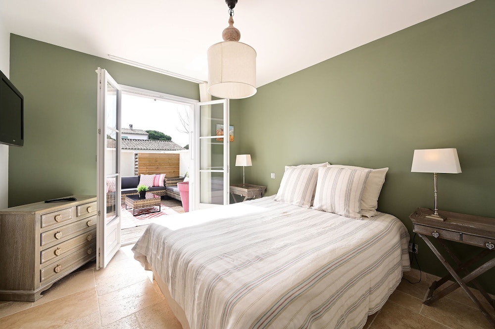 Vacation home in the heart of the Ile de Ré La CouardesurMer Vrbo