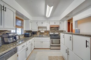 Fridge, microwave, stovetop, dishwasher - Ski, Hike & Fish: Big Bear Lake Home w/ Fire Pit (Big Bear Lake)