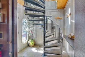 Interior - Ski, Hike & Fish: Big Bear Lake Home w/ Fire Pit (Big Bear Lake)