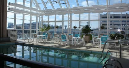 Four Sails Resort