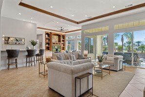 Smart TV, fireplace, printers - PGA West! Views+Chill Vibes and Sparkling Pool (La Quinta)