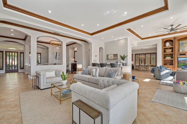 Smart TV, fireplace, printers - PGA West! Views+Chill Vibes and Sparkling Pool (La Quinta)