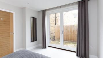 4 bedrooms, iron/ironing board, travel cot, free WiFi